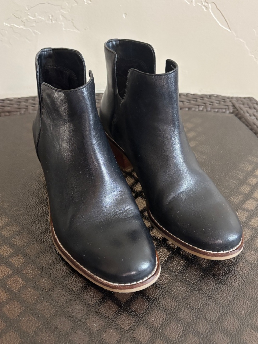 Cole Haan Abbot Cutout Slip On Leather Heeled Ankle Booties Size 6B